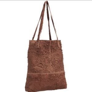 Latico King Mushroom Tote Rough Fuzzy Suede
Sold Out
